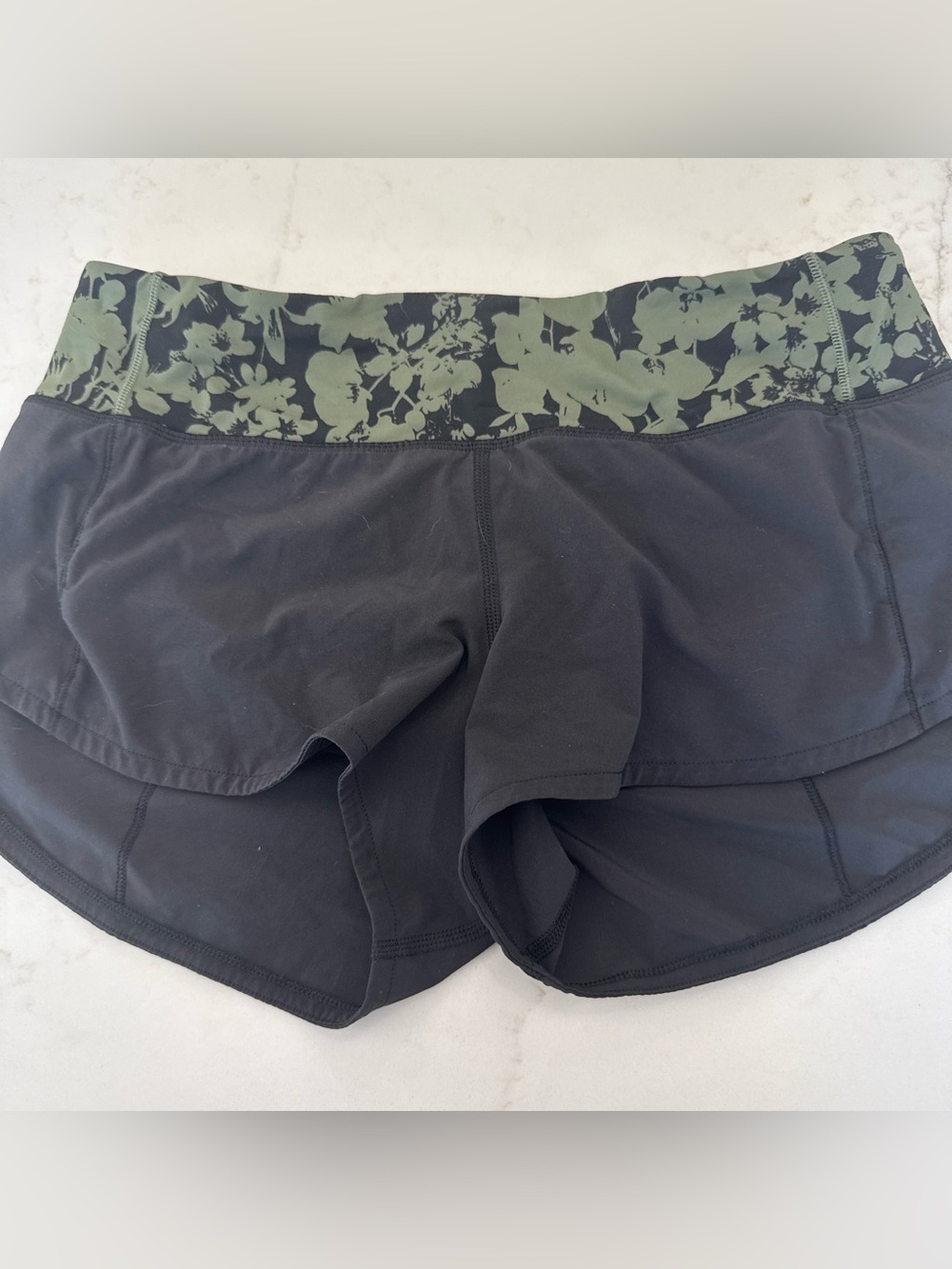 Lululemon speed up short. Size 4. EUC.